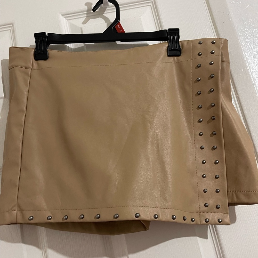 SO Tan Studded Mini Skort